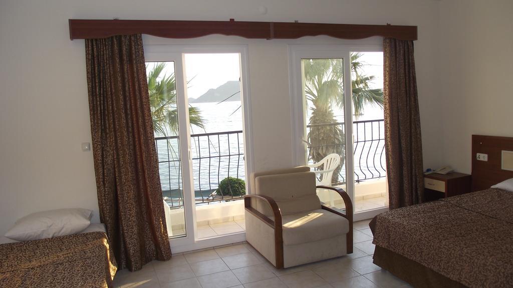 Ado Beach Hotel Turgutreis Bilik gambar