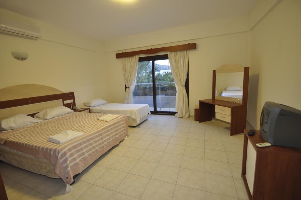 Ado Beach Hotel Turgutreis Bilik gambar