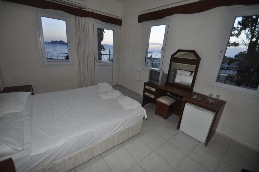 Ado Beach Hotel Turgutreis Bilik gambar