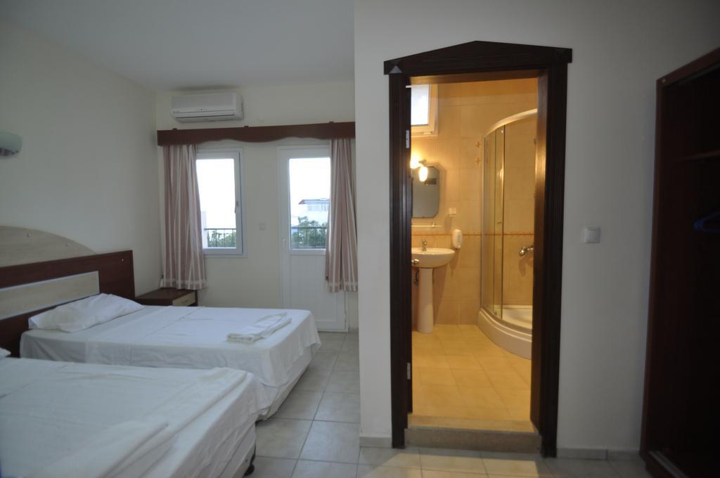 Ado Beach Hotel Turgutreis Bilik gambar